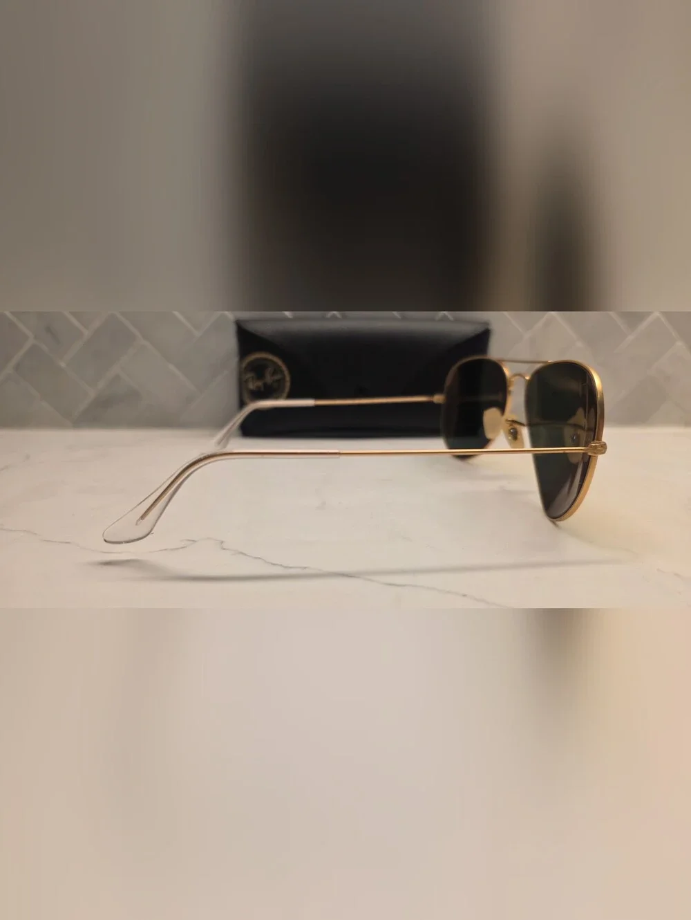 Classic Ray-Ban Aviators with Reflective Orange Lenses and Case